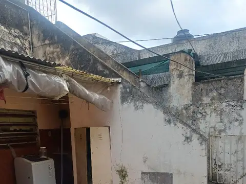 Casa 6 ambientes con 2 baños