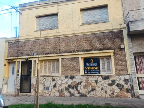 Casa de 4 dormitorios con terraza | Ideal inversión | 2 unidades