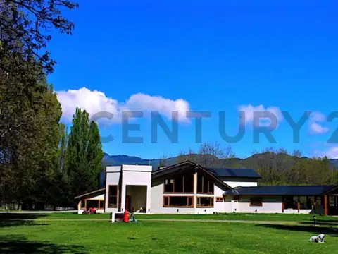 VENTA CAMPO CON CASA Y CABAÑAS EN 7,5 HECTAREAS EN LA ¨PATAGONIA ARGENTINA¨
