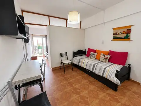 VENTA MONOAMBIENTE AL FRENTE C/BALCÓN ZONA GUEMES