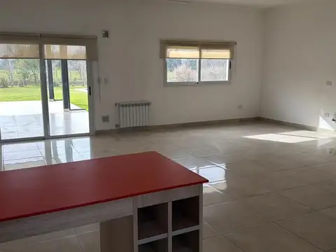 Casa en Venta con 4 cocheras