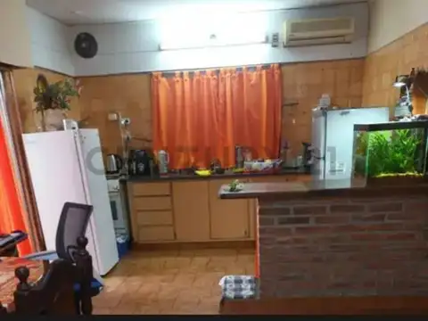 VENTA CASA 5 AMBIENTES APTO CREDITO UBICACION UNICA