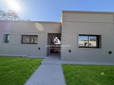 Casa en venta de 4 ambientes. Barrio  Santa Sofia. Pilar
