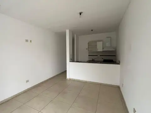 Departamento en Alquiler en Castelar Norte, $ 600.000