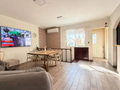 Depto Tipo Casa en Venta de 4 ambientes