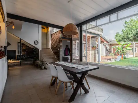 Casa | 8 ambientes | Fondo Libre | Ciudadela