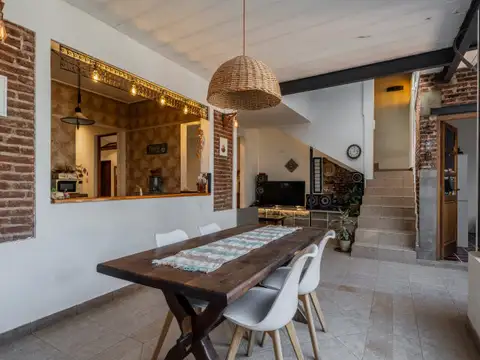 Casa | 8 ambientes | Fondo Libre | Ciudadela