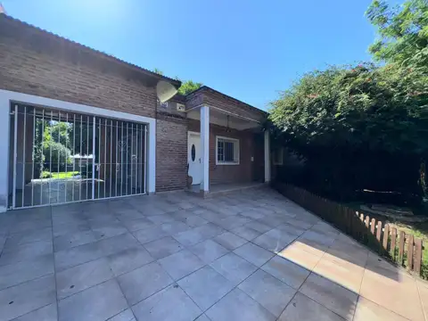 Casa en Venta en Adrogue, USD 239.000