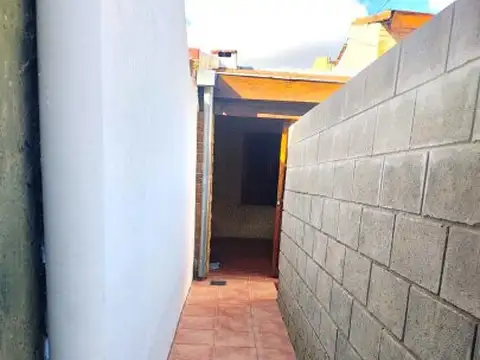 Depto Tipo Casa en Alquiler en Santos Lugares, $ 1.250.000
