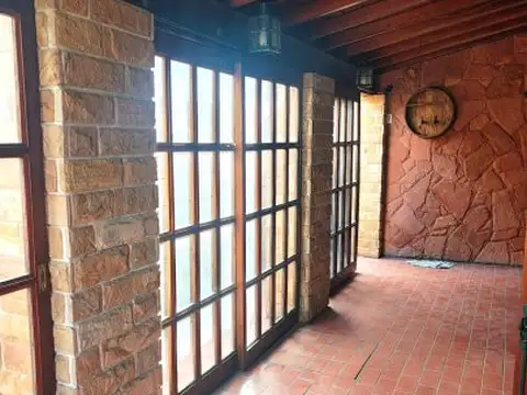 Depto Tipo Casa en Alquiler de 4 ambientes