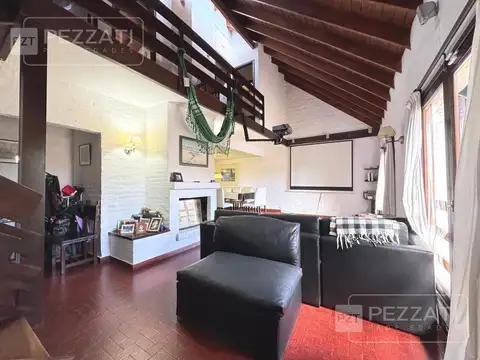 Casa 5 ambientes con 2 baños