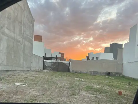Terreno en Venta 18  mts Fondo