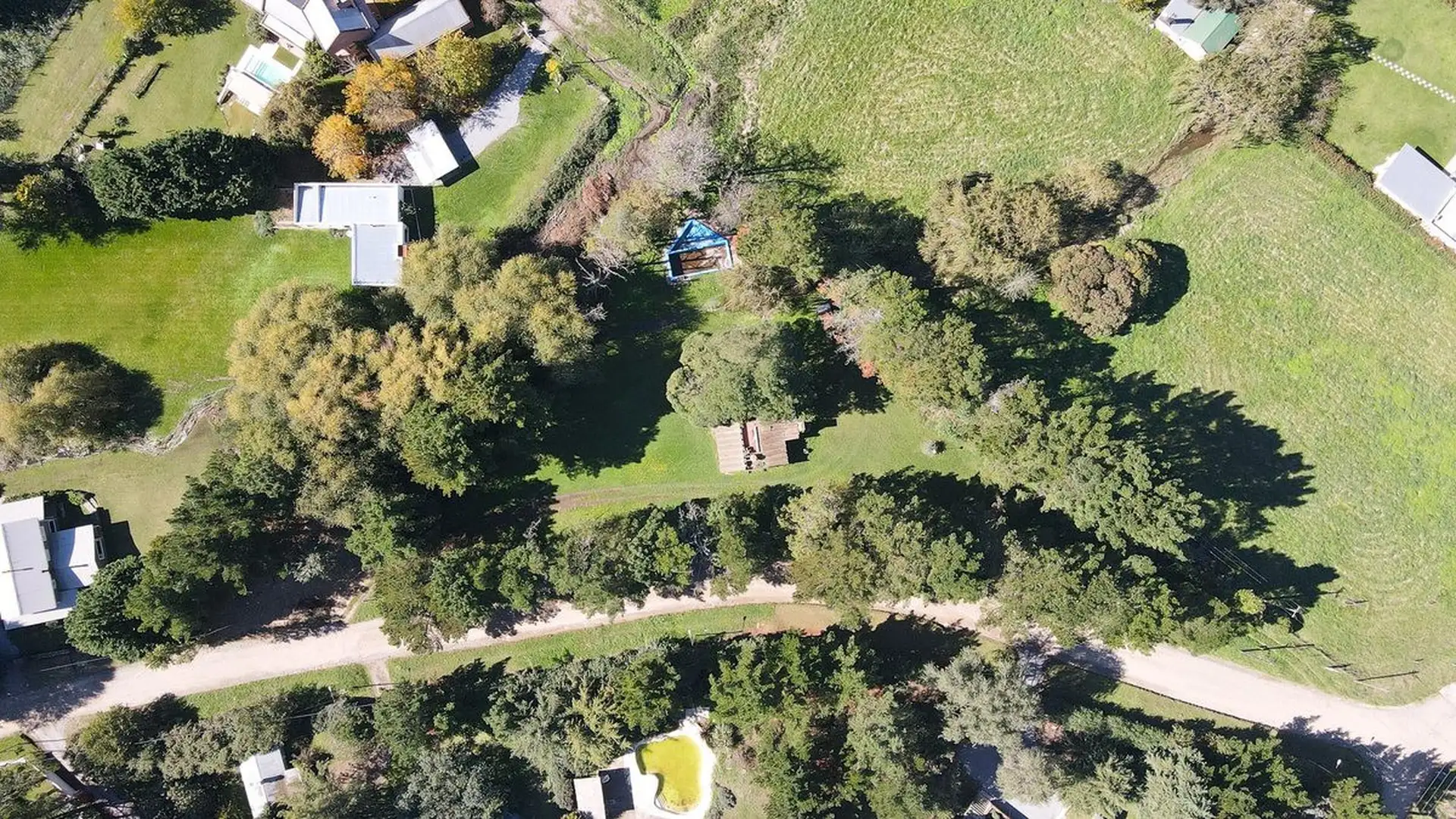 VENTA CASA QUINTA PILETA UNCAS AMPLIO LOTE TANDIL