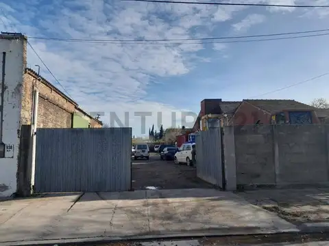 C21 LOPAZZO ESTUDIO INMOBILIARO VENDEMOS predio con galpones