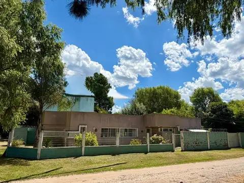 Casa en venta 6 ambientes San Bernardo