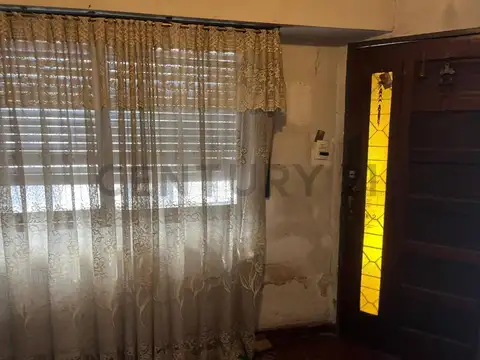 VENTA CASA 3 AMBIENTES EN MATADEROS A RECICLAR