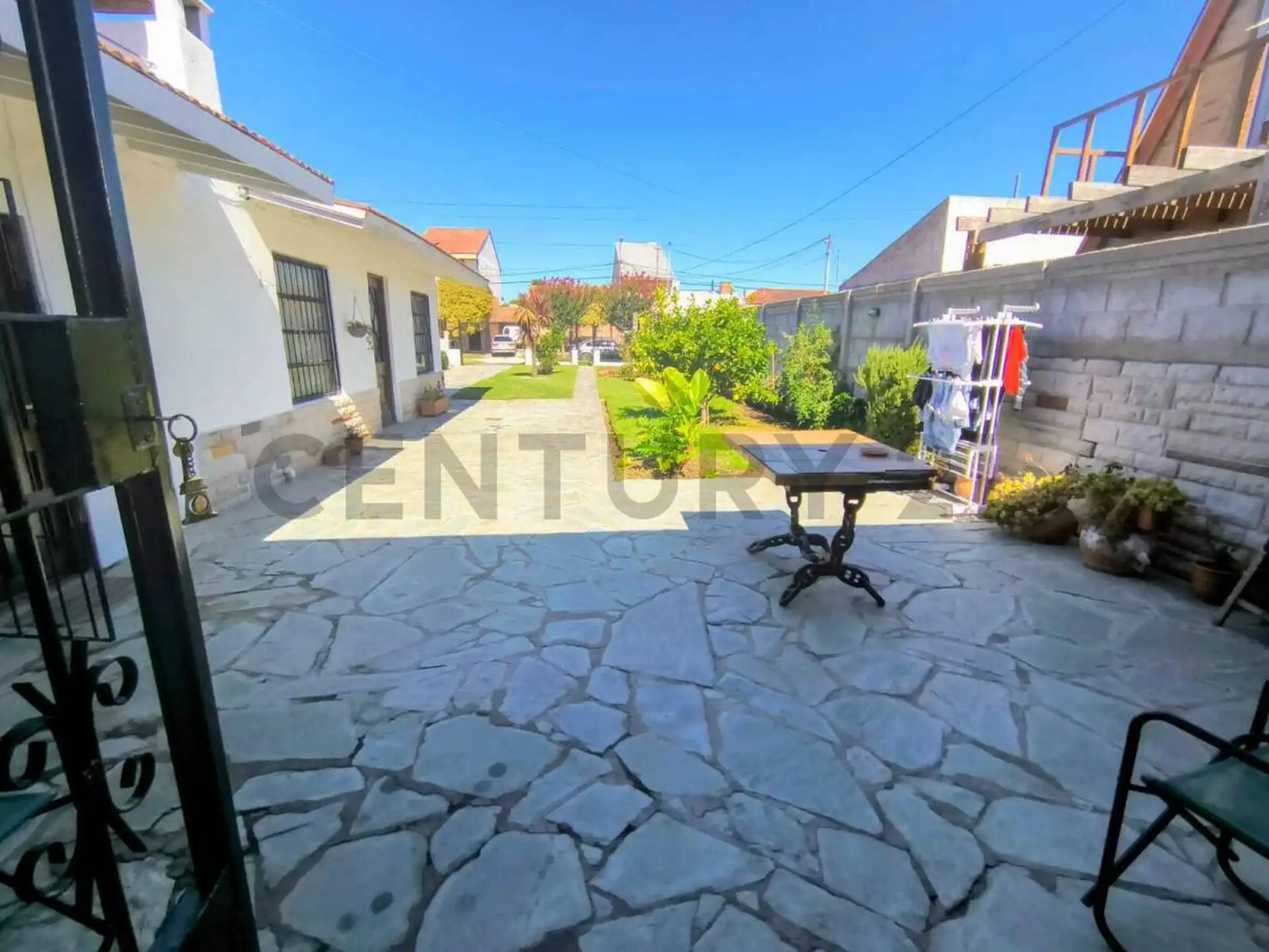 Vendo Casa de 4 ambientes en Barrio 9 de Julio