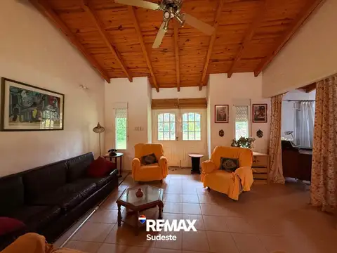 Casa 3 ambientes con 2 baños