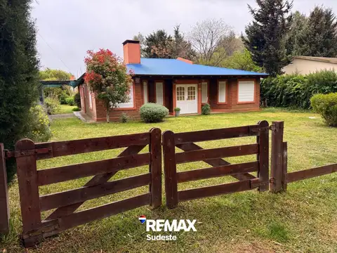 Amplia y luminosa CASA, Avda 9 de julio-Pehuen co 
