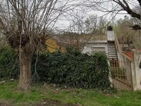 casa a refaccionar Barrio Raffo 1 dormitorio escucha ofertas