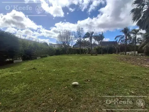 Terreno en venta en Los Ombúes de Hudson, con escritura.
