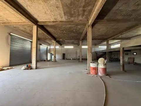 Local y oficinas en alquiler sobre Panamericana km 55, Pilar