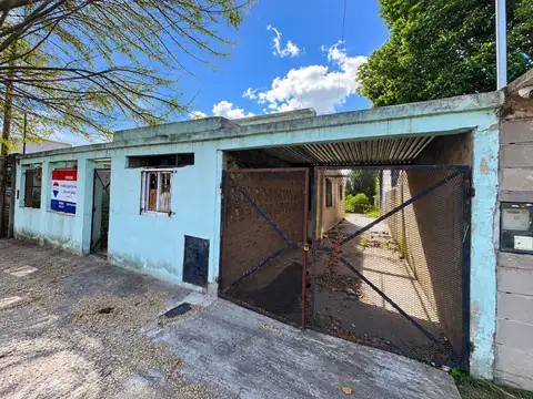 CASA EN VENTA A RECICLAR LOS HORNOS