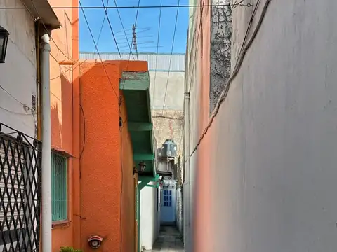 PH EN CENTRO DE  MUNRO A 3 CUADRAS DE ESTACIÓN