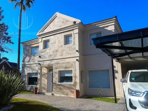 Casa 4 ambientes con 3 baños