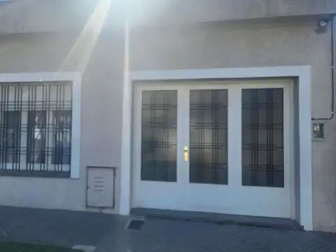Casa en venta 4 ambientes en Martinez