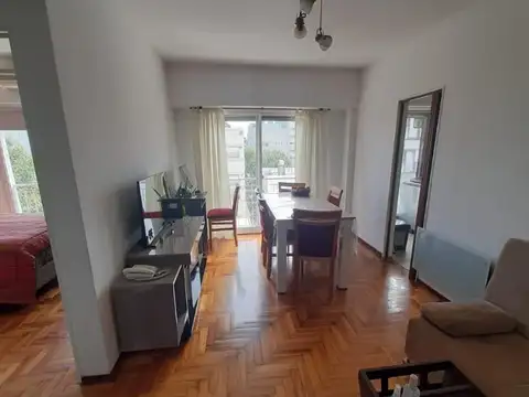 Excelente depto 2 amb a metros de la plaza. Apto crédito