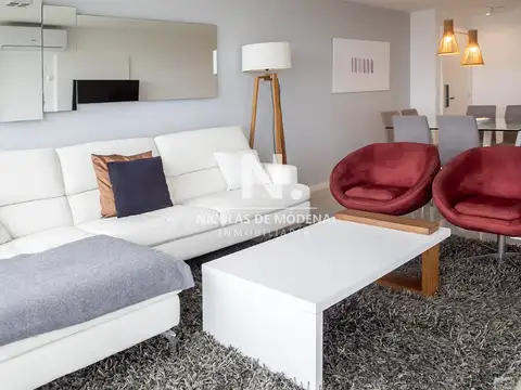 Departamento de 3 dormitorios en venta. Gran Oportunidad en Playa Mansa.