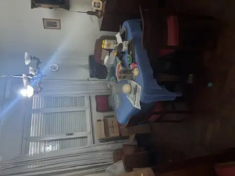 Villa Urquiza: Casa Sobre Lote de 8,66 X 25,90 con Fondo Libre de 13 m