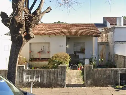 Oportunidad – Casa en lote propio a refaccionar en Boulogne
