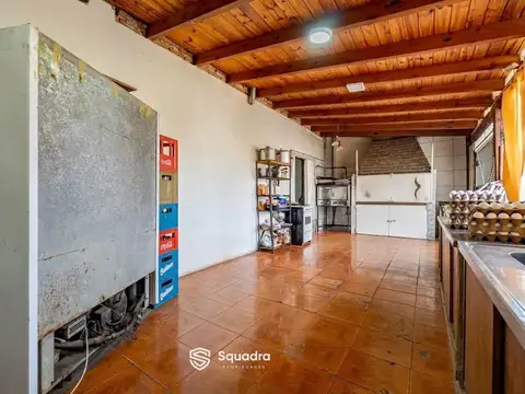 Casa 6 ambientes con 2 baños