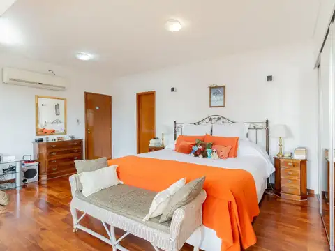 Departamento 7 ambientes con 4 baños