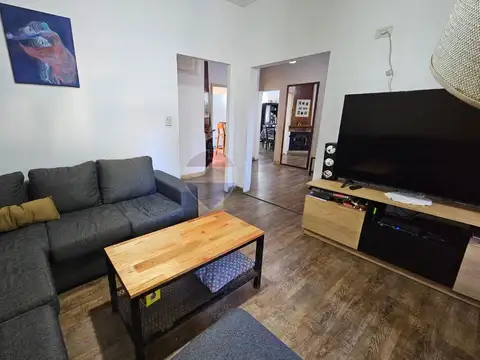 Casa 5 ambientes con 2 baños