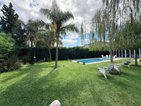 Casa 4 ambientes con 4 baños