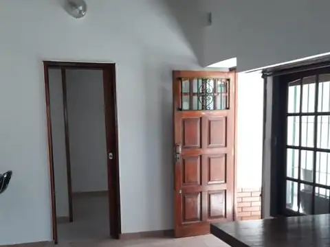 Venta casa tres ambientes