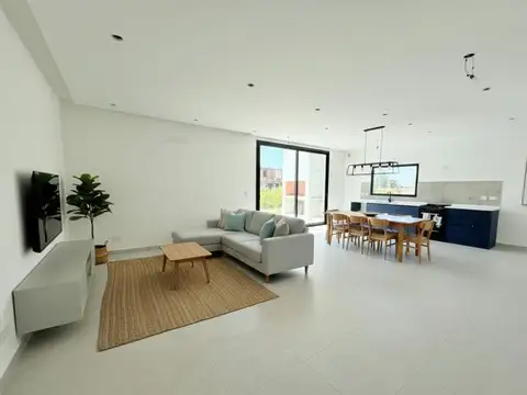 Casa 4 ambientes con 3 baños