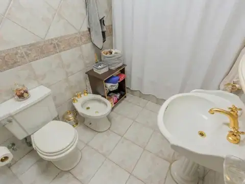 Depto Tipo Casa 4 ambientes con 2 baños