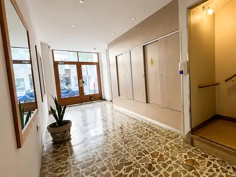 Venta Monoambiente 25 Al frente Semireciclado Centro