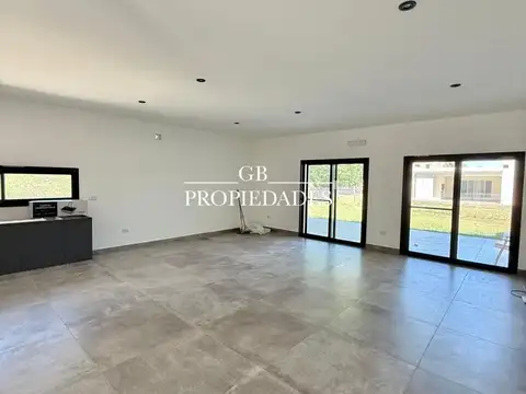 Casa en Venta en Pilar del Este - San Ramon, USD 165.000