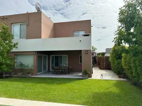 Casa en venta - 3 Dormitorios 2 Baños - Tigre
