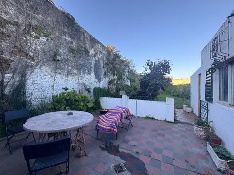 Casa 5 ambientes con 1 baño