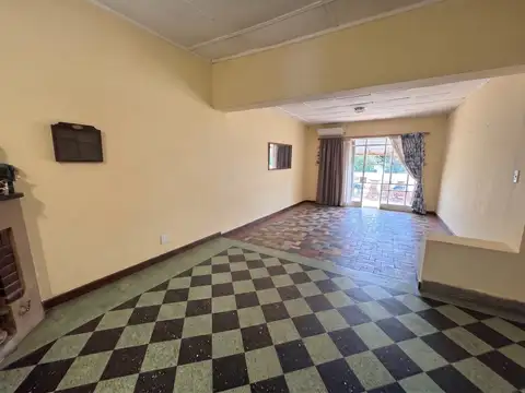 Monte Caseros 77
