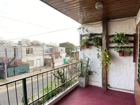 Depto Tipo Casa en Venta de 4 ambientes