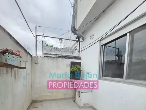 Ricardo Gutierrez 1100, Piso 1