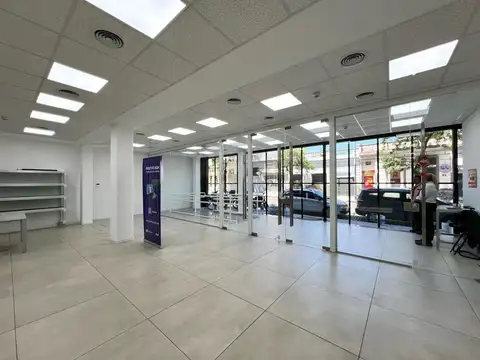 Oficina 10 ambientes con 10 baños