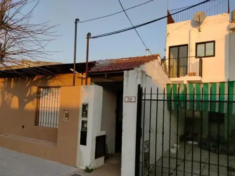 Venta- Pasaje 142  2018 - Dos deptos de 2 amb.